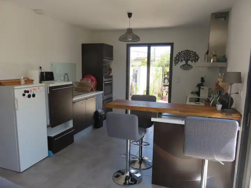 Coin repas et cuisine de la villa