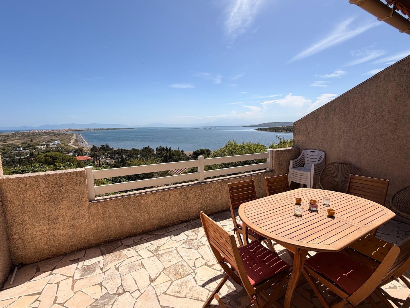 Vue sur la mer depuis la terrasse