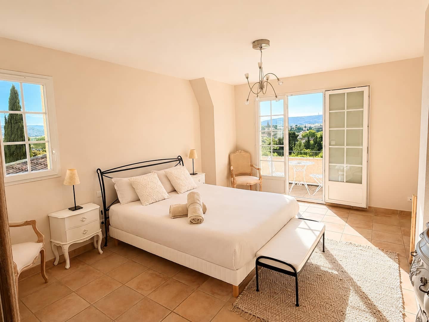Chambre double lumineuse avec vue