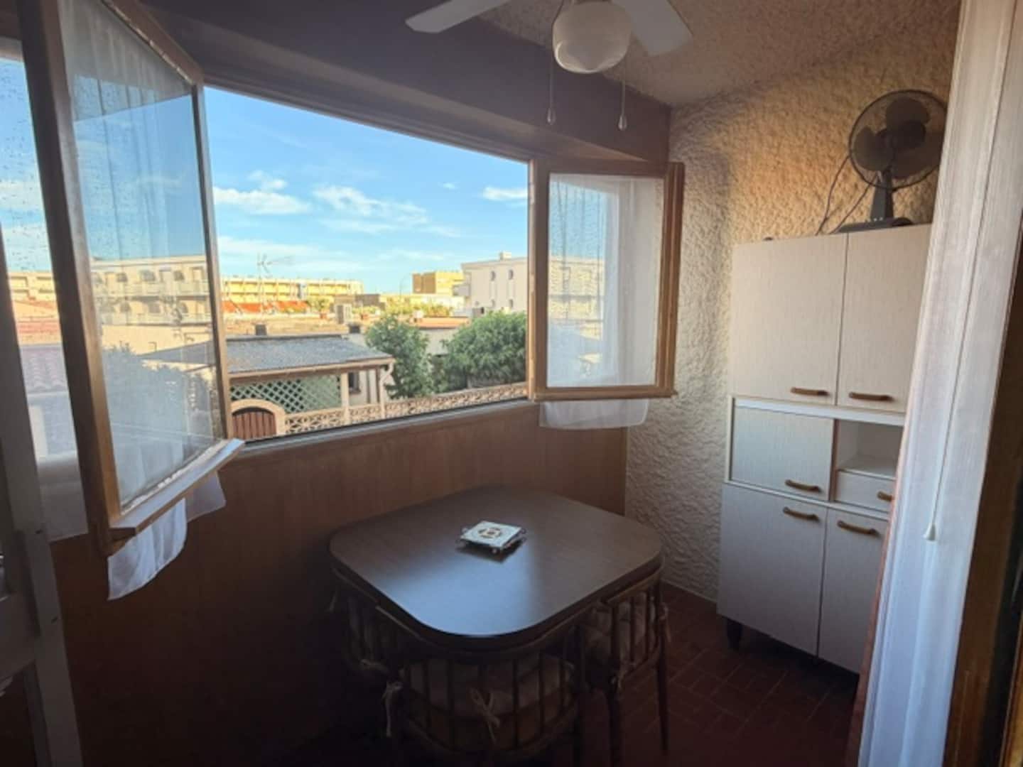 Vue depuis la fenêtre du studio